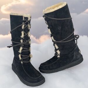 UGG uptown winter boots Size 9